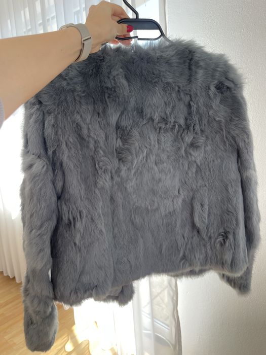Haina blana de iepure gri