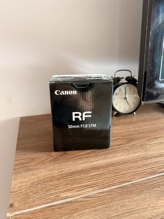 Обектив Canon RF 50mm F1.8 STM