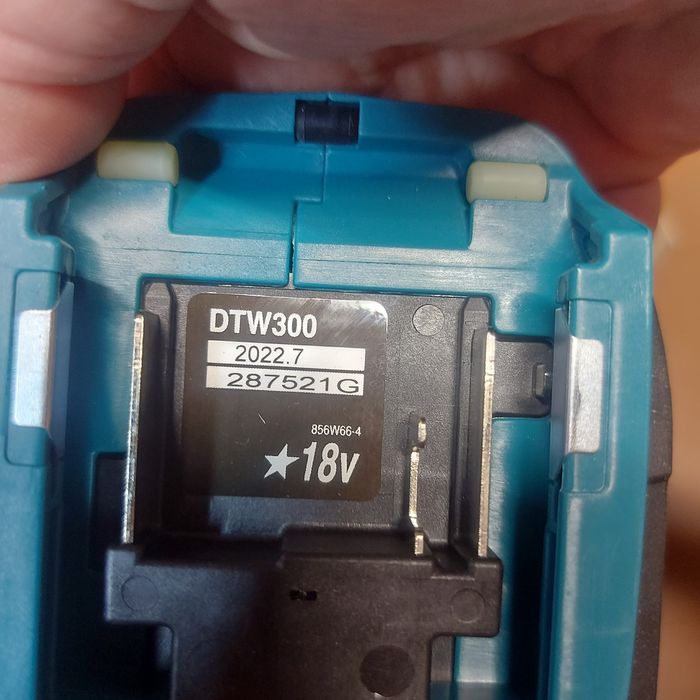 ПРОМОЦИЯ.Топ модел гайковерт Makita DTW300Z