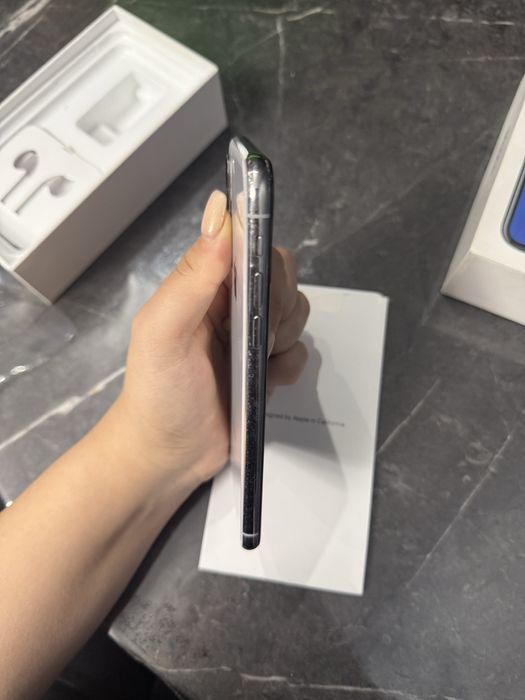 IPhone X silver продам