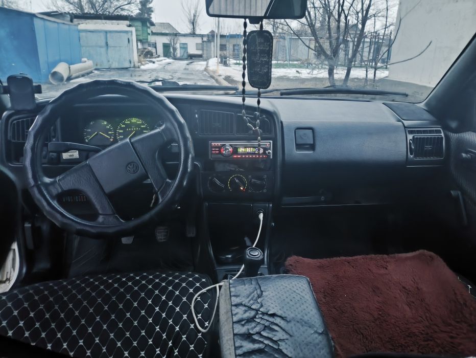 Продам пассат б3 1.8