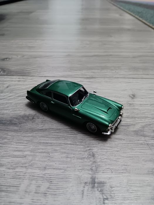 Macheta Aston Martin 1 43