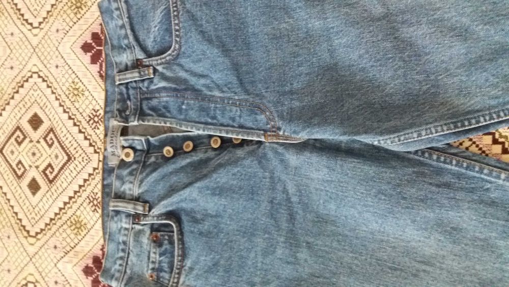 Дънки различни видове и цветове и 1 чифт джинси