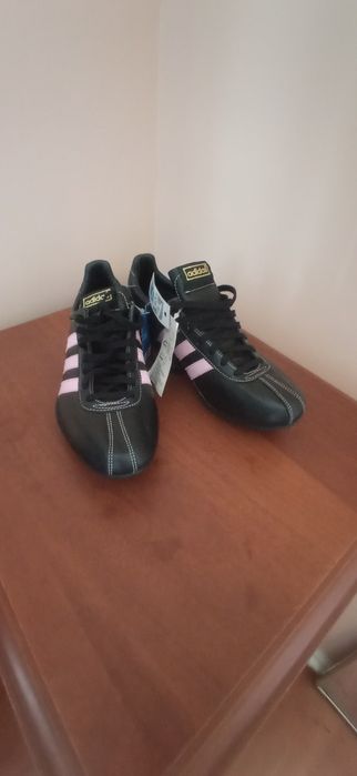 Кроссовки adidas