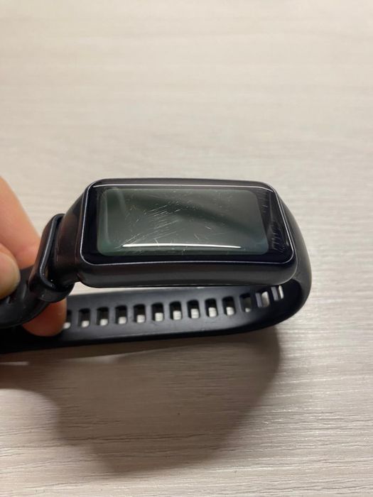 смарт часы huawei band 6 б/у оригинал