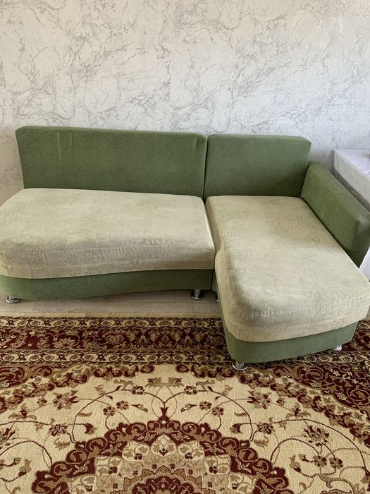 Продам диван срочно состоянее хорошее