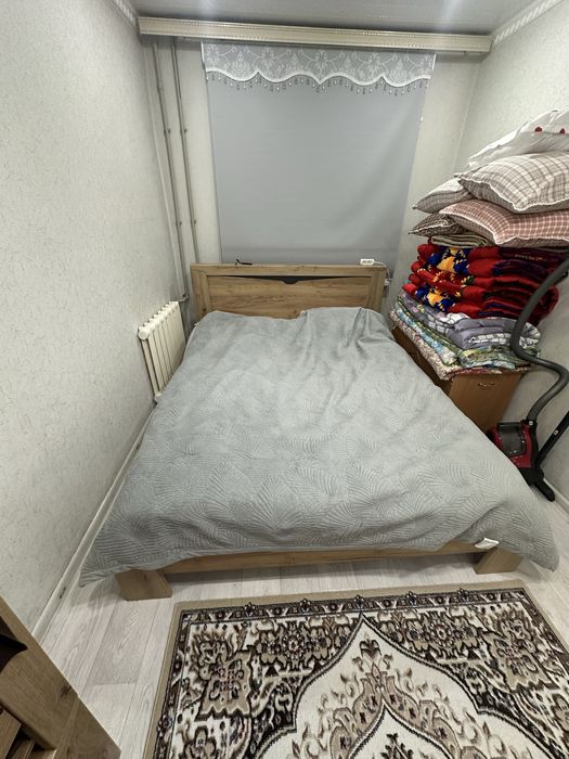 Продаю двуспальную кровать