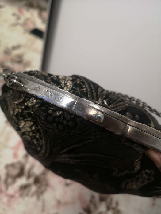 Poseta cu rama si lant din argint 925,
Lucrata fin, manual  pânză 
Mar