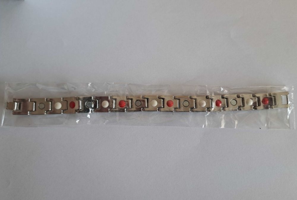 Магнитна гривна за китка