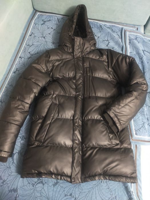 Продам зимние куртки б/у
