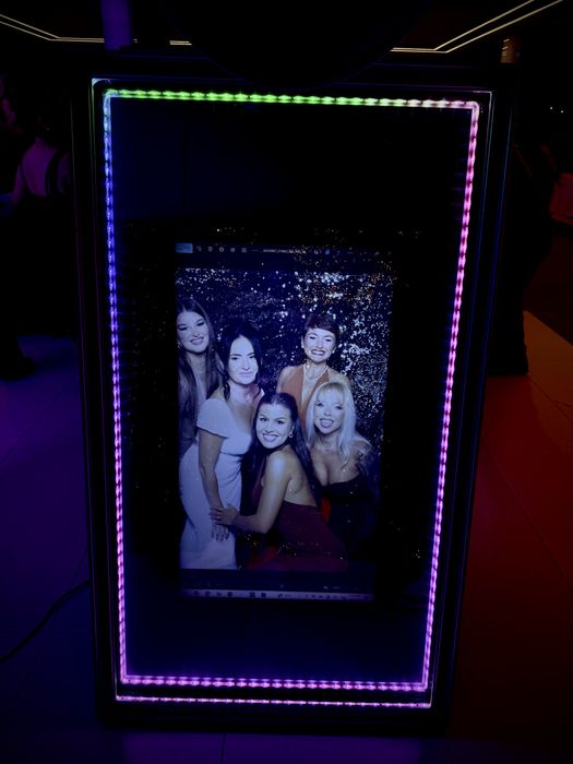 Oglinda Magica / photo booth / cabina foto/ poza la minut/ evenimente