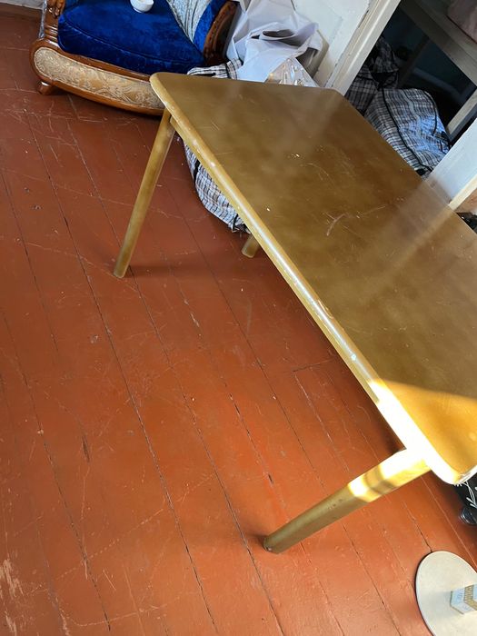 Продам стол деревянный