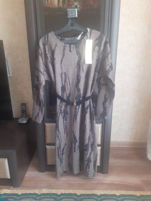 Продам Новые платья