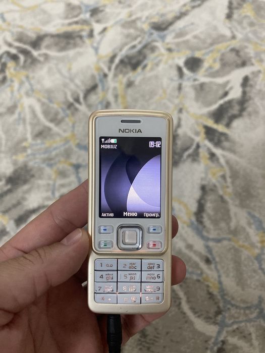 Nokia 6300.