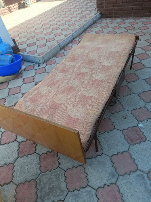 Продам два кресла и кровать