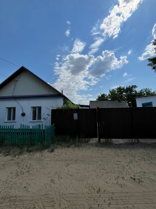 Продается дом на земле.