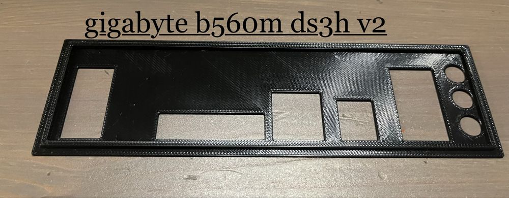 Shield IO personalizat placă de bază (I/O Backplate)