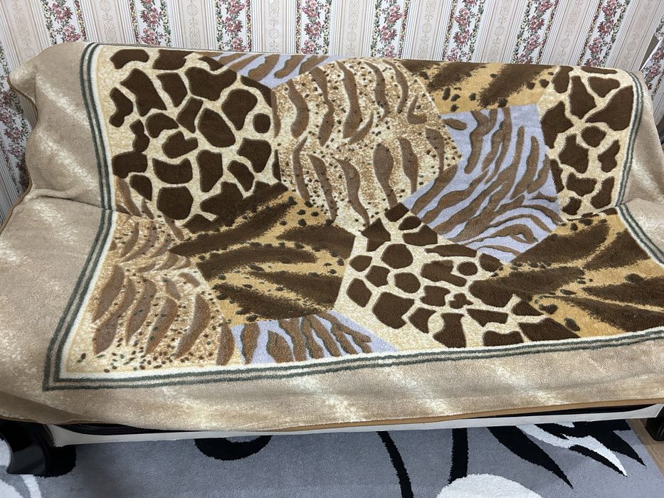 Отдам диван  даром