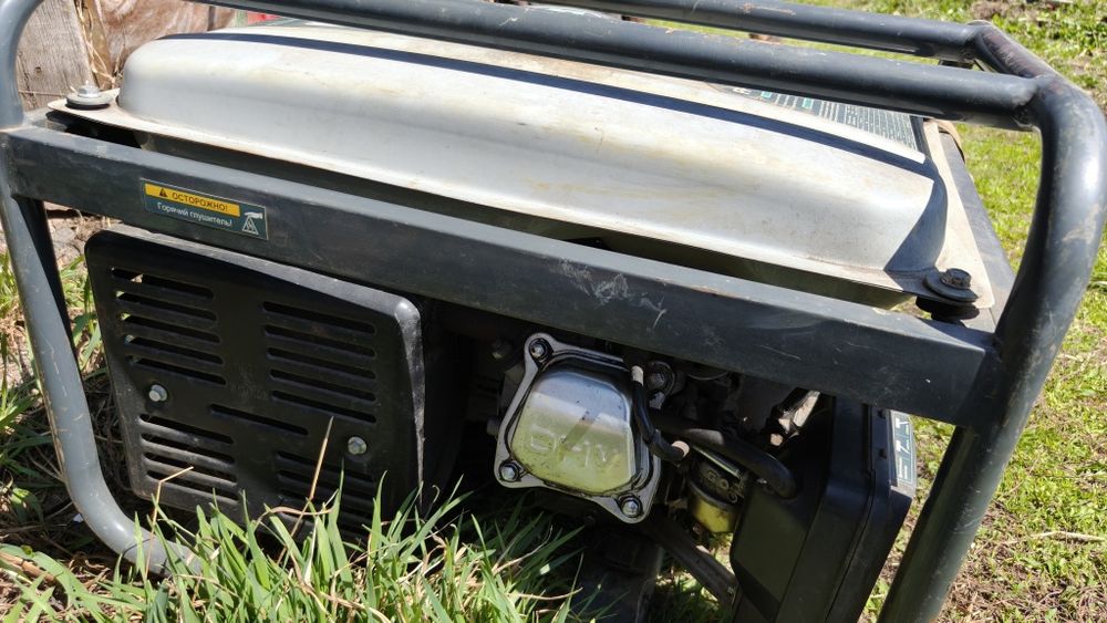 Бензиновый генератор