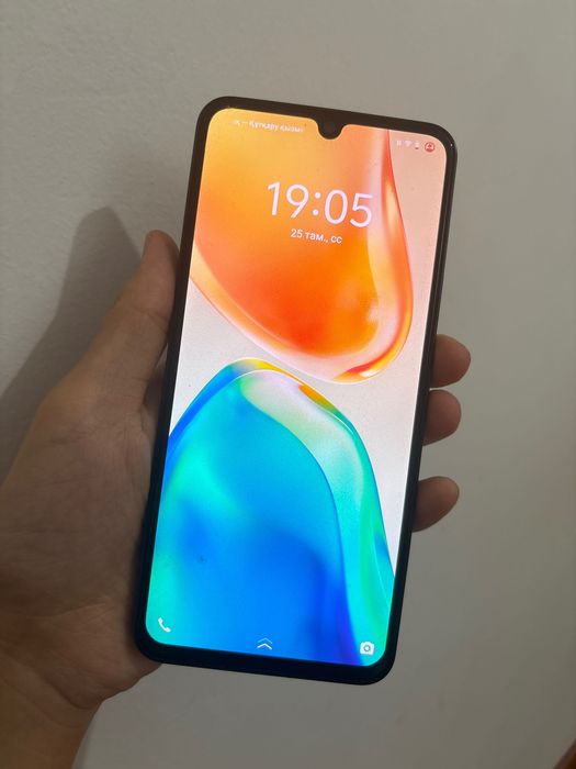Телефон Vivo25e.