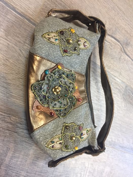 НОВА Дамска Хендмейд Handmade Чанта с мъниста