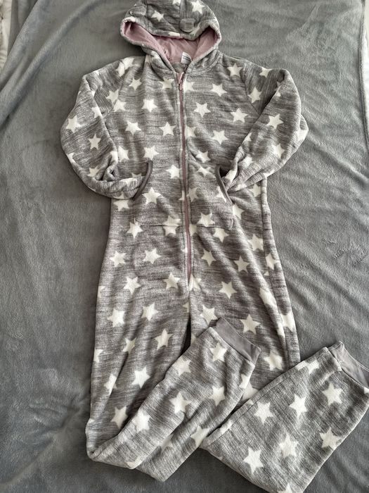 Pijama pufoasă tip salopeta 170-176