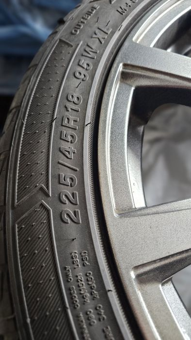Комплект дисков R18 с летней резиной