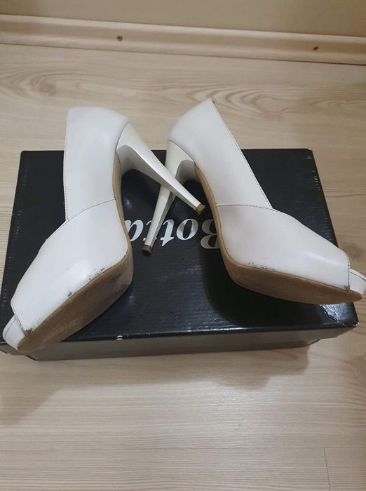 Pantofi albi piele, 36