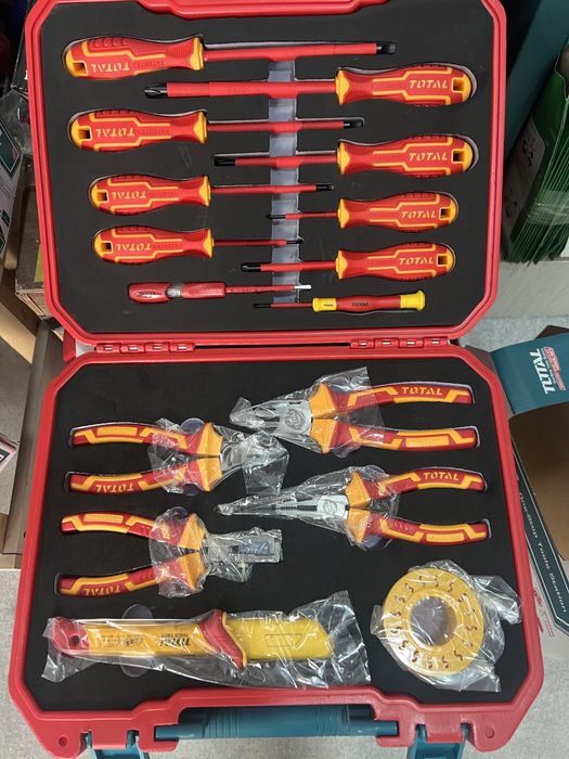 Набор инструментов/ набор диэлектрических инстр. для электрика