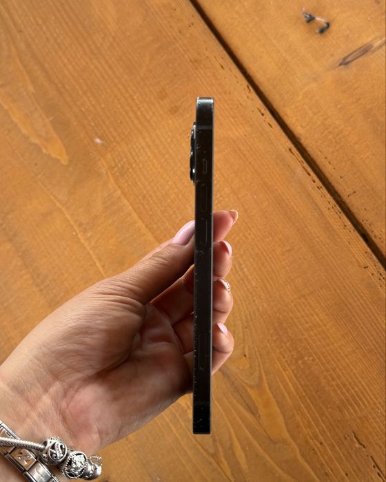 Iphone 14 в много добро състояние