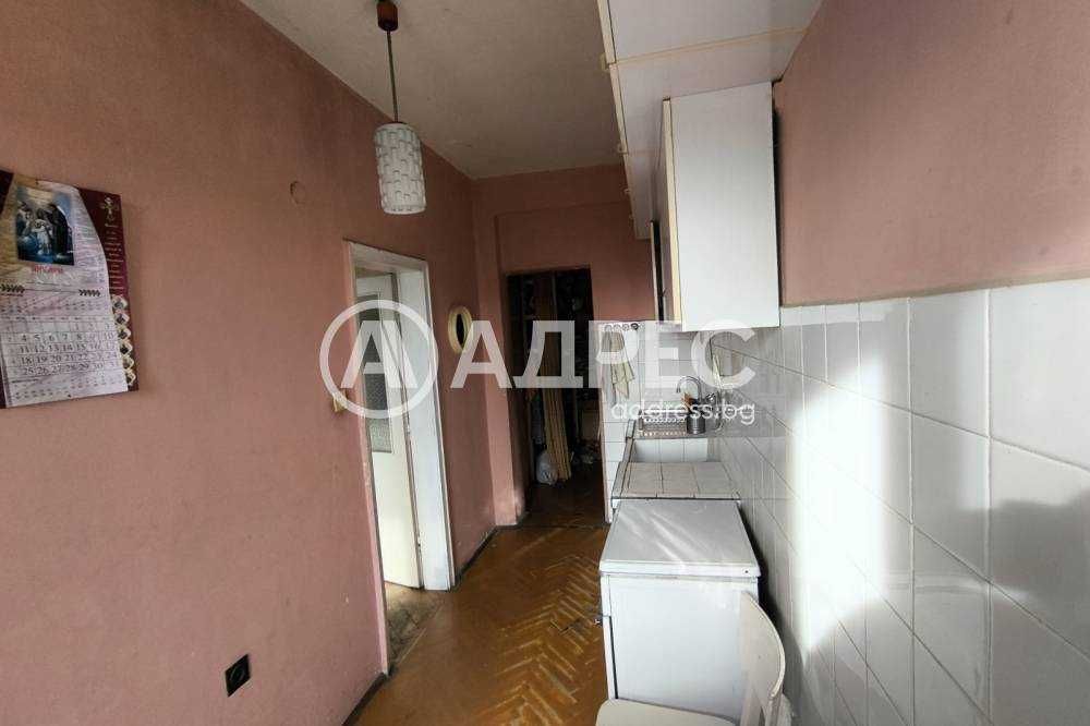 Тристаен апартамент в центъра на гр. Разград!