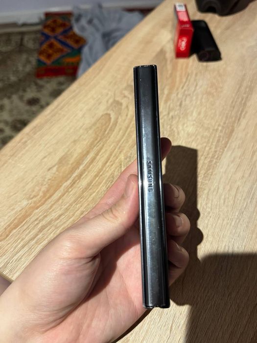 Samsung galaxy z fold r 256