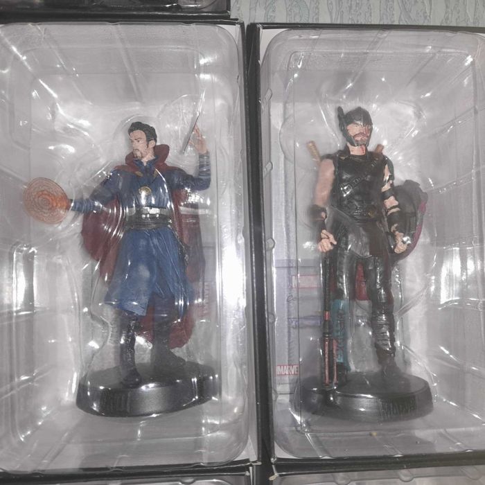 Фигурки по избор Marvel Move Collection