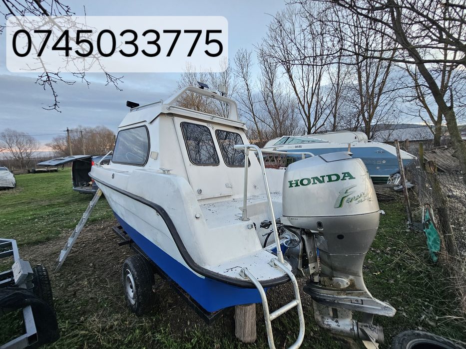 Barcă cu motor honda