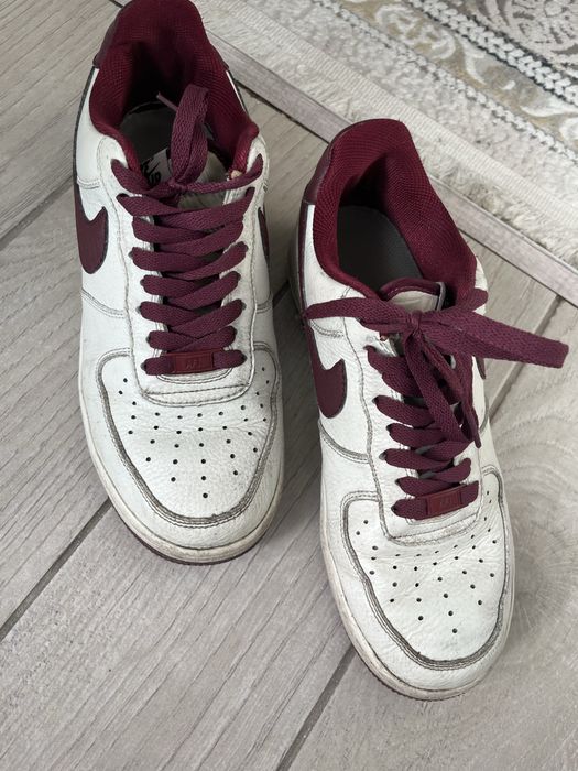 Продам кожанные кроссовки