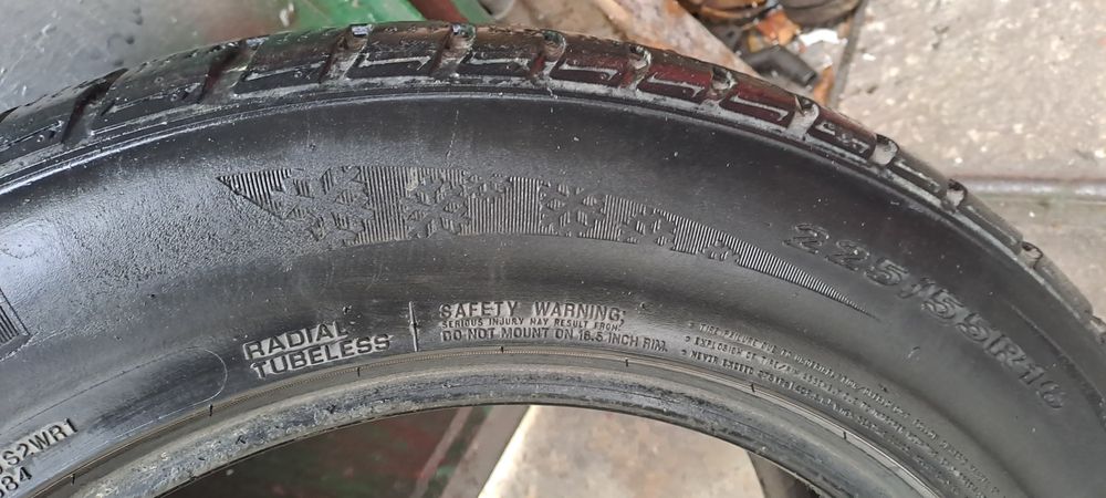 Продавам зимни гуми NEXEN Winguard два броя 225/55/16