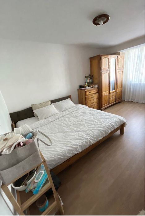 Vand apartament 3 camere
