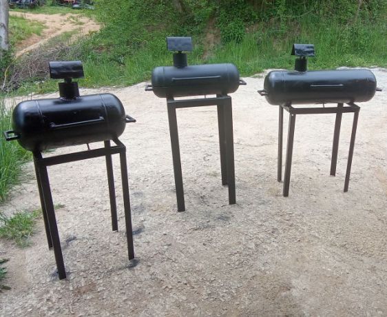 Барбекю на дървени въглища