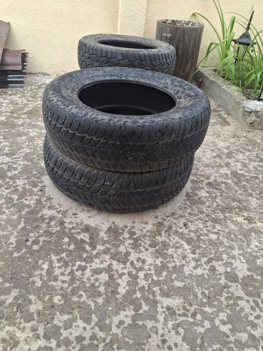Vând 2 cauciucuri matador 165/70 R 13 79 T, silika