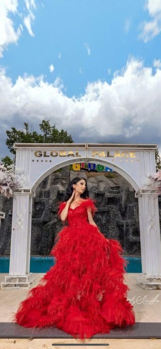 Дизайнерска рокля размер С