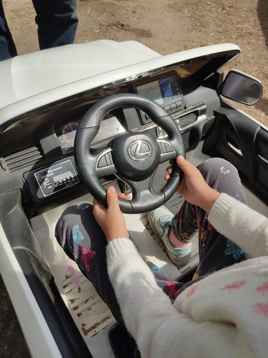 Электромобиль детский