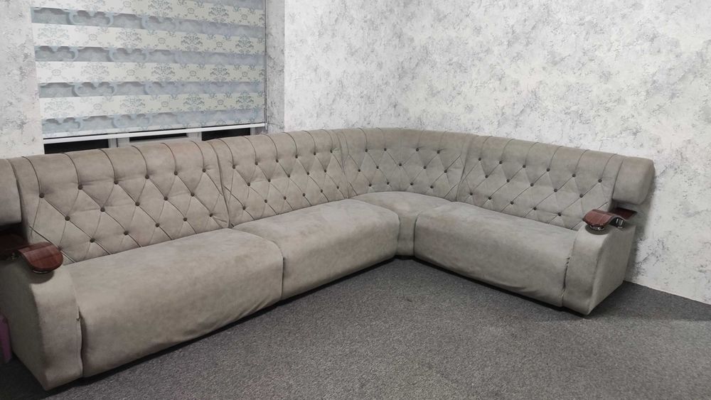 Мебель диваный уголок стол и шкаф