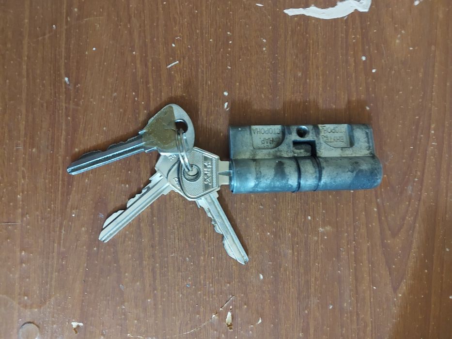 Продам б/у серцевину от замка