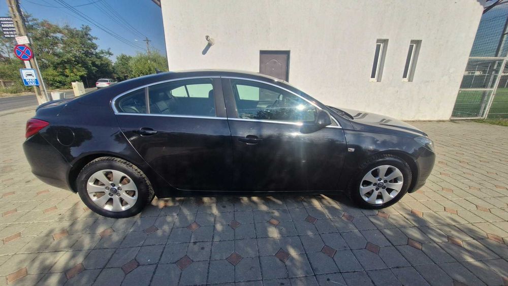 Opel Insignia Hatchback / 5 uși - 2.0 CDTI EcoTEC (130 CP) - Faruri Bi-Xenon Adaptive AFL+ (TVA Deductibil)