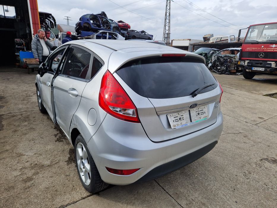 Форд Фиеста 1.25  на части