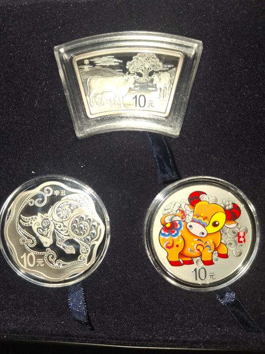 Продавам рядък сребърен троен сет. Сребърни монети лунари.