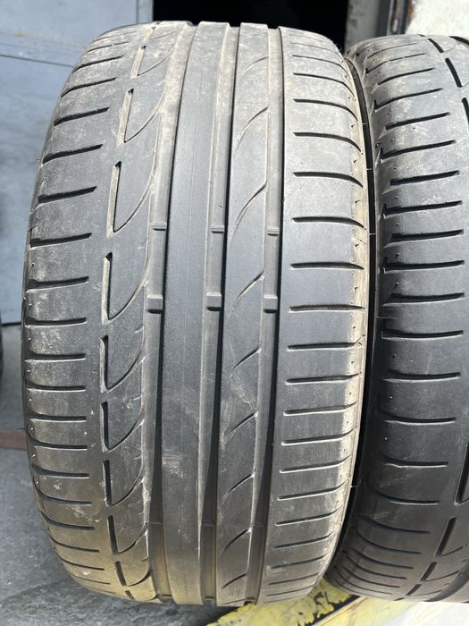 2 бр. летни гуми 235/40/19 Bridgestone RO1 DOT 1019 5 mm