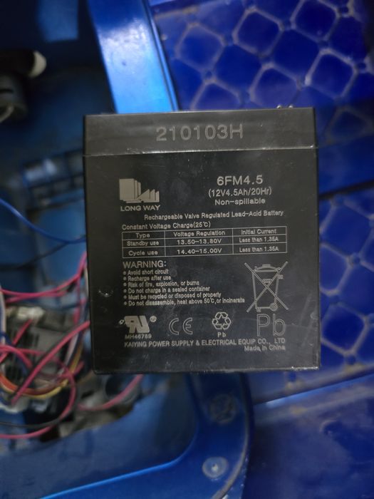 СОТИЛАДИ     Болалар автомашинаси б/у