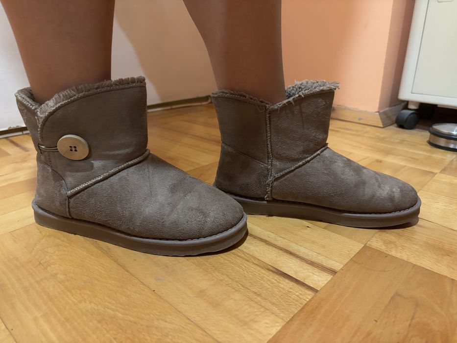 Дамски обувки и ботуши в отлично състояние