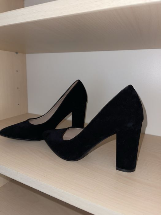 Pantofi cu toc patrat